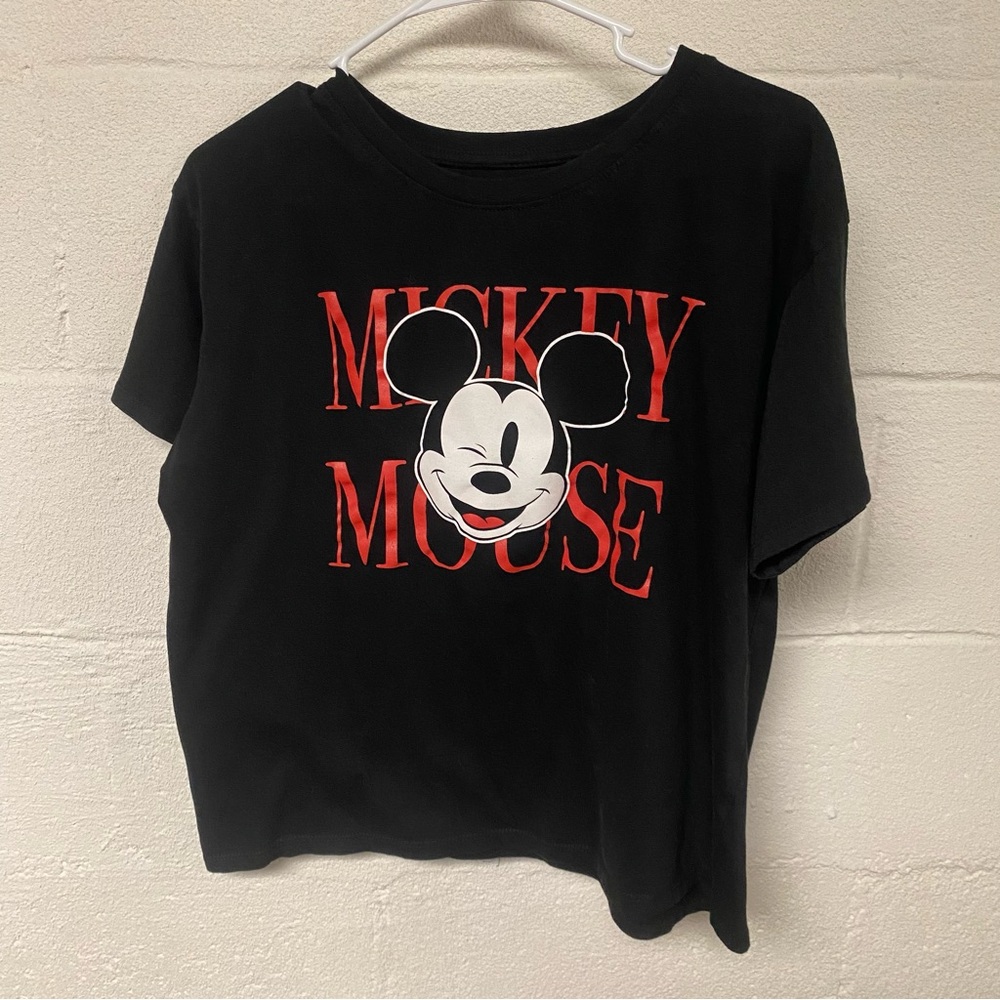 Disney Women’s Black and Red Mickey Mouse Short Sleeve Tee Size XL